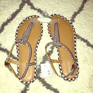 Checkered board sandals